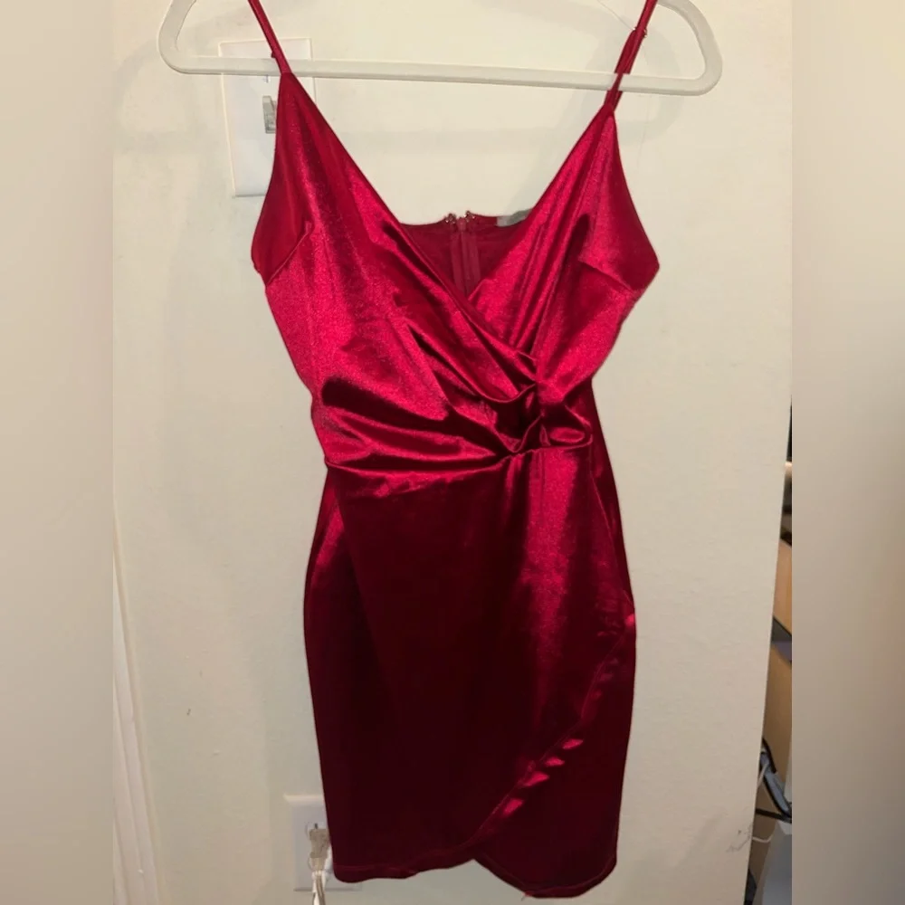 Dress - Picture 1 of 1